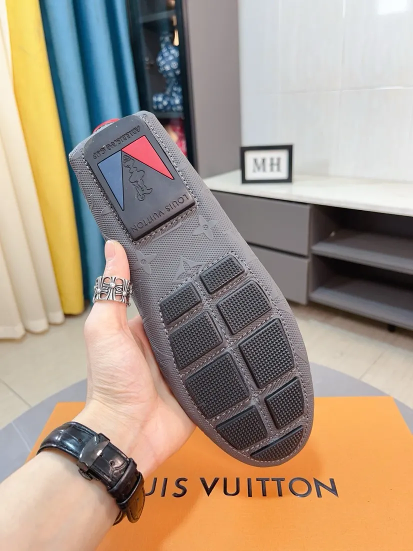 Men's men's shoes💰400🌹🌹[LV Louis Vuitton] New men's beanie shoes💝💝.. Top-grade imported cowhide embossed➕Comfortable leather lining. It is extremely skin-friendly and comfortable, feels very delicate, and the shape is very correct! Perfectly reflects the three-dimensional sense, code number: 38-44